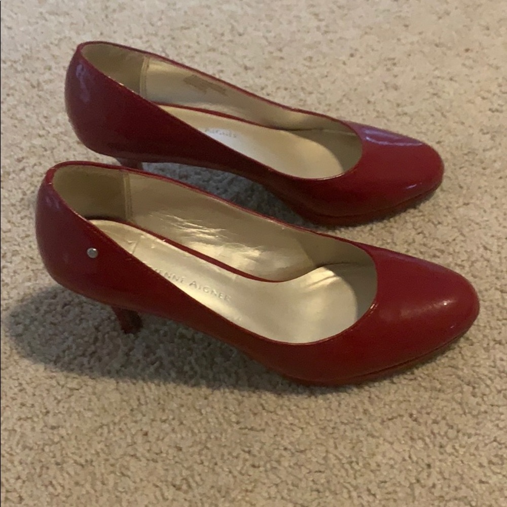 Red 2inch heels - Picture 2 of 5